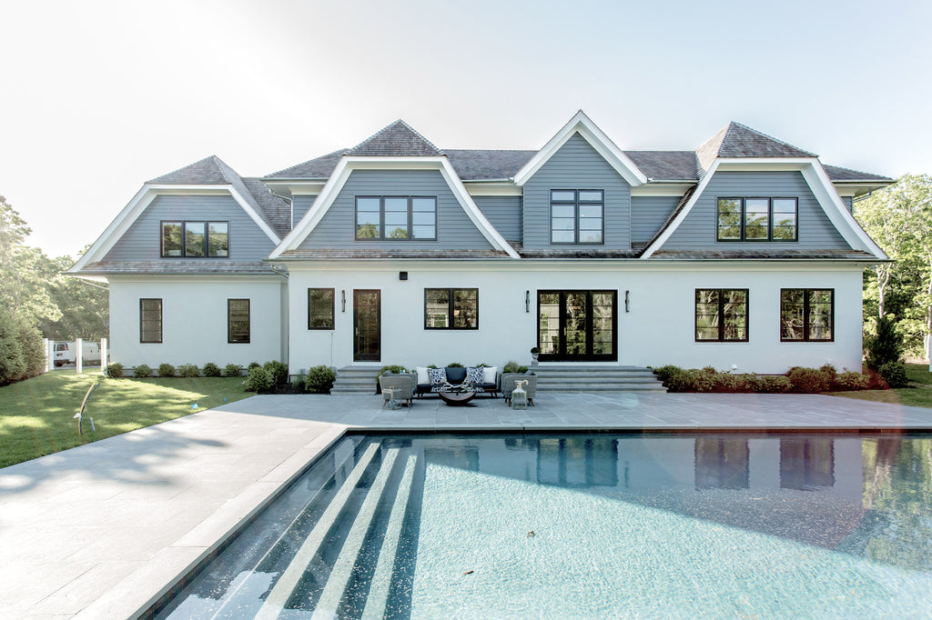 Hamptons Style - Grand Outdoor Pool Designs